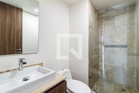 Baño 1 de apartamento para alugar com 2 quartos, 108m² em El Yaqui, Ciudad de México