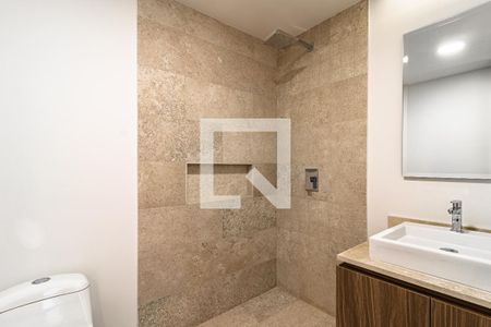 Suite - Baño 1 de apartamento para alugar com 2 quartos, 95m² em El Yaqui, Ciudad de México