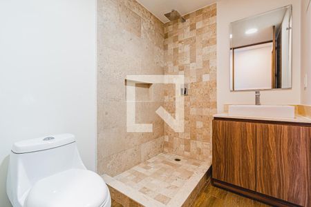 Suite - Baño 1 de apartamento para alugar com 2 quartos, 97m² em El Yaqui, Ciudad de México