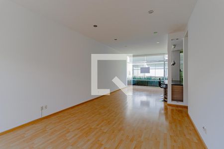 Sala - Comedor de apartamento con 2 recámaras, 120m² en Moras