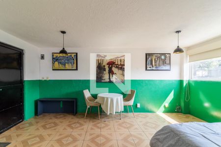 Sala - Comedor de apartamento con 1 recámara, 50m² en Jalisco