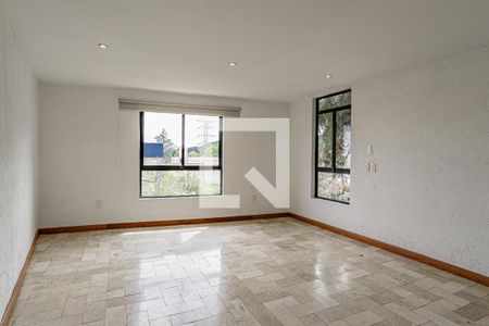Sala - Comedor de apartamento con 2 recámaras, 120m² en Privada de Las Águilas