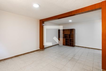 Sala - Comedor de apartamento con 2 recámaras, 60m² en Espoleta