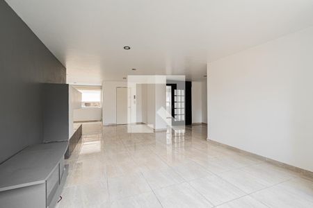 Sala - Comedor  de apartamento para rentar con 4 recámaras, 271m² en Avenida Del Silencio
