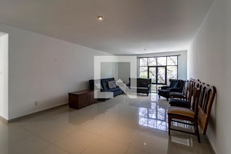 Sala - Comedor de apartamento con 2 recámaras, 98m² en Calle Río Sena