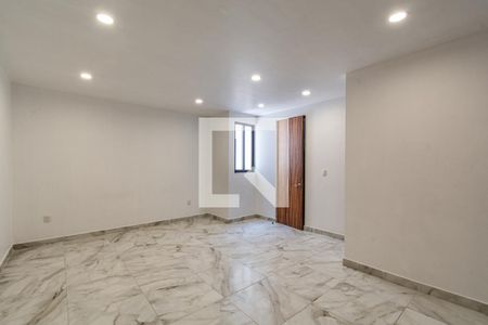 Sala - Comedor de apartamento para rentar con 3 recámaras, 111m² en Calle Calvario