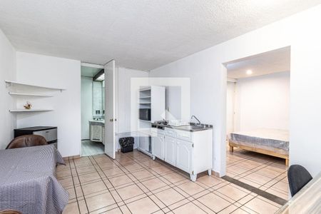 Sala - Comedor  de apartamento para rentar con 1 recámara, 55m² en Cerro San Francisco