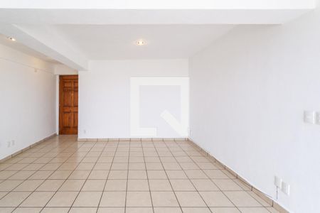 Sala - Comedor de apartamento para rentar con 2 recámaras, 60m² en 1a Privada de Potrero de Tepito