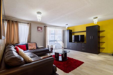 Sala - Comedor  de apartamento para rentar con 2 recámaras, 90m² en Prolongación Ocote