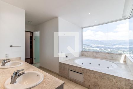 Baño de suite 2 de apartamento para alugar com 3 quartos, 470m² em 002, Naucalpan de Juárez