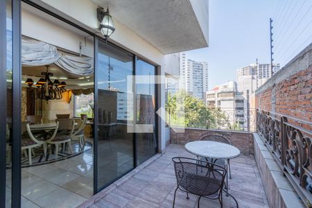 Balcón  de casa para alugar com 3 quartos, 1400m² em Bosque de Las Lomas, Ciudad de México