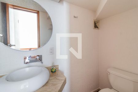 Medio baño  de casa de condomínio para alugar com 4 quartos, 210m² em Cuajimalpa, Ciudad de México