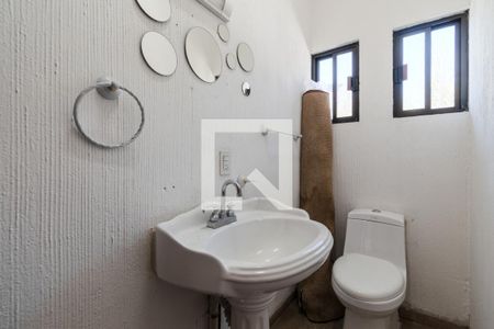 Medio baño  de casa para alugar com 2 quartos, 300m² em Lomas de Bezares, Ciudad de México