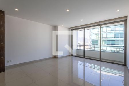 Sala - Comedor  de apartamento para alugar com 1 quarto, 106m² em Hacienda de Las Palmas, Naucalpan de Juárez