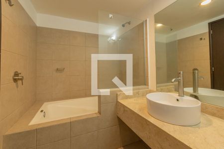 Baño  de apartamento para alugar com 1 quarto, 50m² em 019, Naucalpan de Juárez