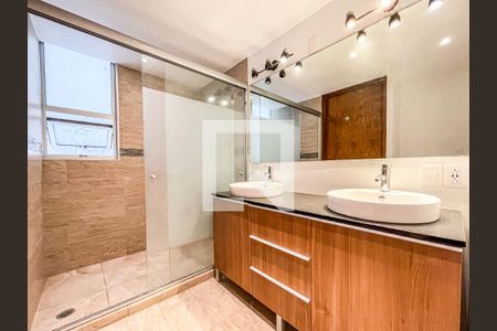 Baño de suite 1 de apartamento para alugar com 3 quartos, 212m² em Lomas de Chapultepec, Ciudad de México