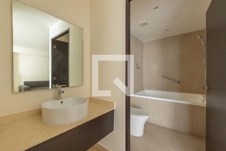 Baño  de apartamento para alugar com 1 quarto, 58m² em Bosque de Las Palmas, Naucalpan de Juárez