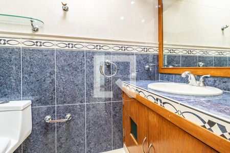 Baño de suite 1 de casa para alugar com 4 quartos, 628m² em Mayorazgos Del Bosque, Ciudad López Mateos